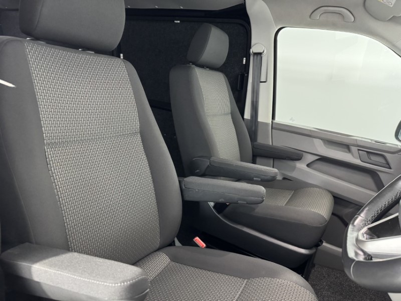 2023 (73) VOLKSWAGEN COMMERCIAL TRANSPORTER 2.0 BiTDI 204 Highline Van DSG 5192834