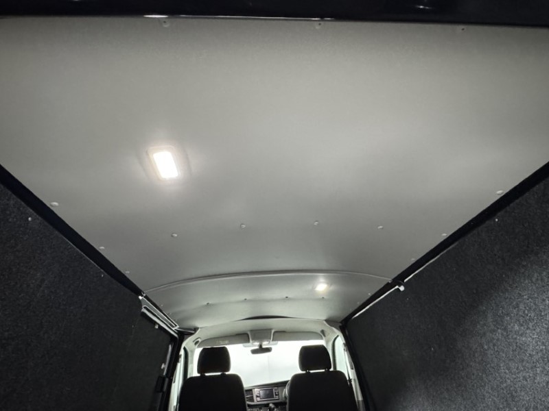 2023 (73) VOLKSWAGEN COMMERCIAL TRANSPORTER 2.0 BiTDI 204 Highline Van DSG 5192848