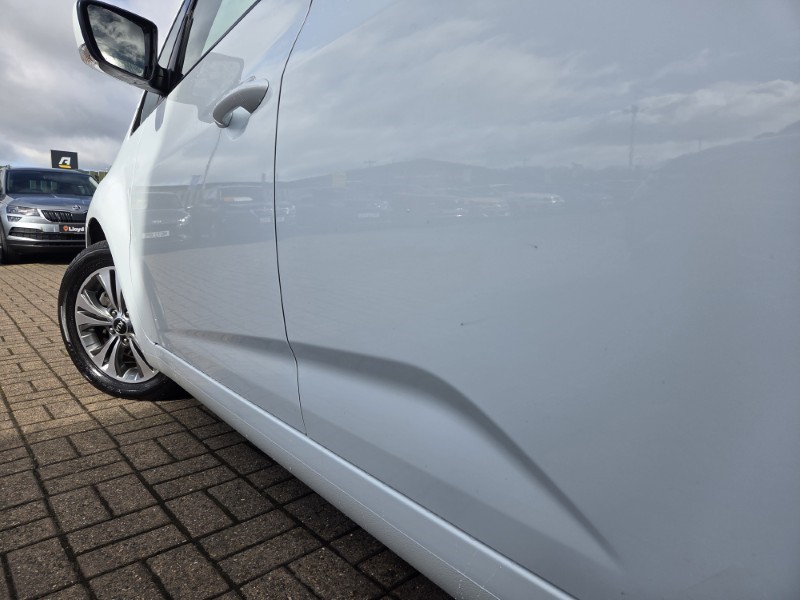 2016 (16) KIA VENGA 1.4 CRDi 2 5dr 5217822