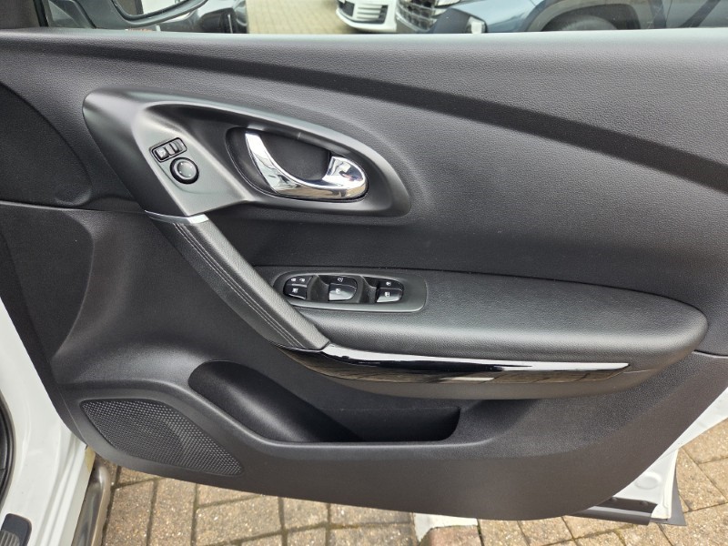 2016 (66) RENAULT KADJAR 1.2 TCE Dynamique S Nav 5dr EDC 5210230