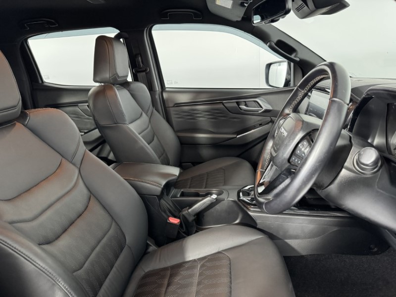 2024 (74) ISUZU COMMERCIAL D-MAX 1.9 V-Cross Double Cab 4x4 Auto 5204129