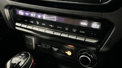 2024 (74) ISUZU COMMERCIAL D-MAX 1.9 V-Cross Double Cab 4x4 Auto 5204118