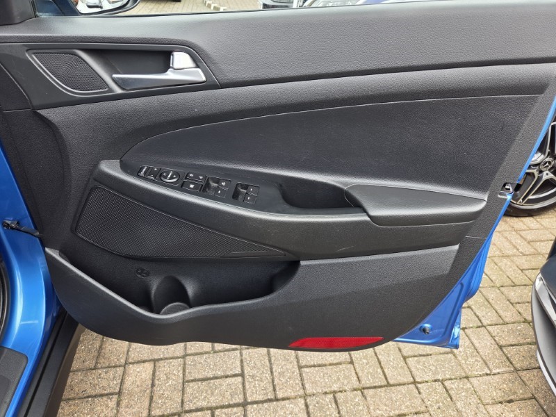 2018 (67) HYUNDAI TUCSON 1.7 CRDi Blue Drive SE 5dr 2WD 5210492
