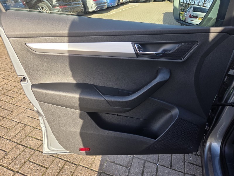 2018 (18) SKODA KAROQ 1.0 TSI SE 5dr DSG 5205912