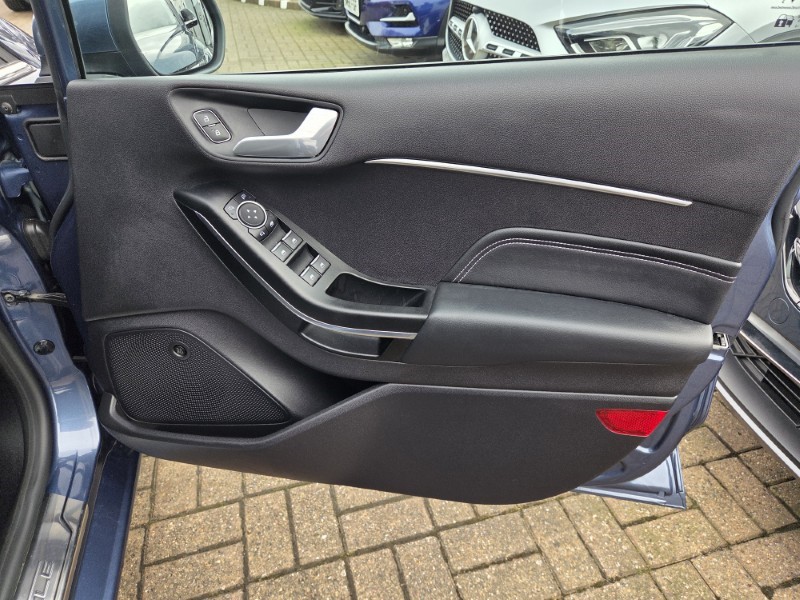 2020 (20) FORD FIESTA 1.0 EcoBoost Vignale Edition 5dr Auto 5224392