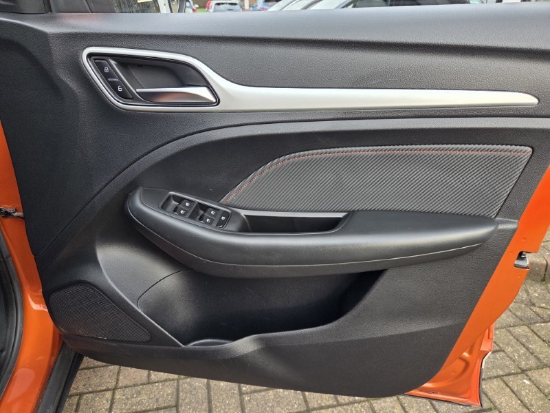 2021 (71) MG MOTOR UK ZS 1.0T GDi Exclusive 5dr 5204860