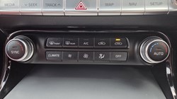 2018 (68) KIA STINGER 2.0 T-GDi GT-Line 5dr Auto 5210165