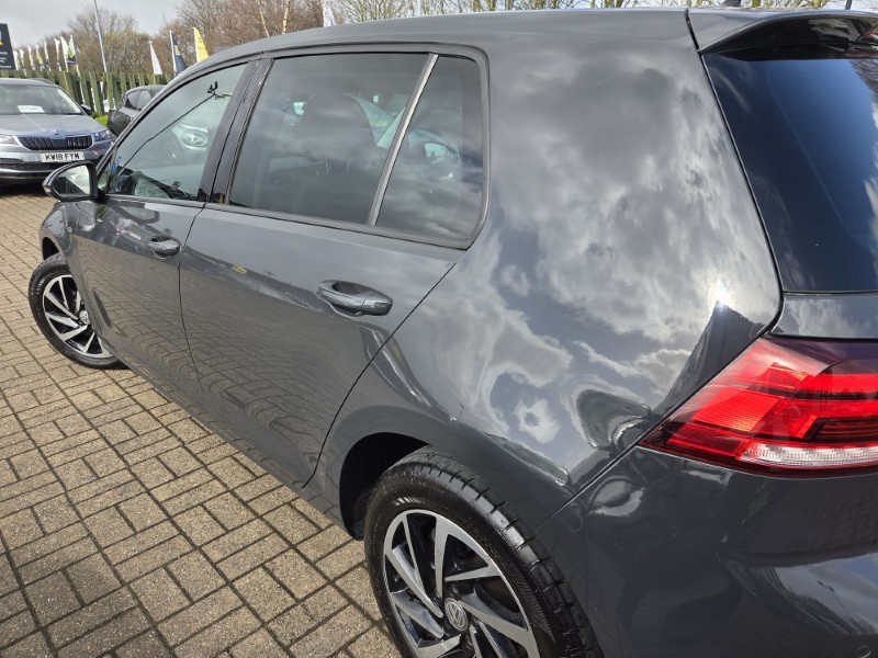 2020 (69) VOLKSWAGEN GOLF 1.6 TDI Match Edition 5dr 5231915