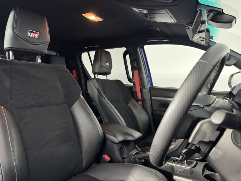 2025 (25) TOYOTA COMMERCIAL HILUX GR Sport II D/Cab Pick Up 2.8 D-4D Auto 5304938