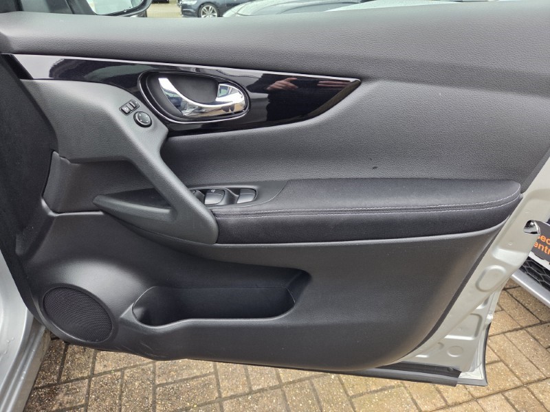 2017 (17) NISSAN QASHQAI 1.5 dCi N-Connecta 5dr 5257898