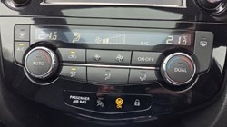 2017 (17) NISSAN QASHQAI 1.5 dCi N-Connecta 5dr 5257904
