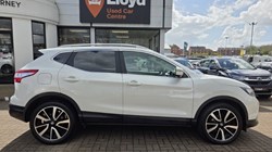 2017 (17) NISSAN QASHQAI 1.6 dCi Tekna 5dr Xtronic 5283017