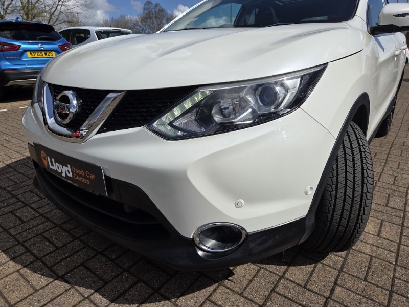 2017 (17) NISSAN QASHQAI 1.6 dCi Tekna 5dr Xtronic 5283024