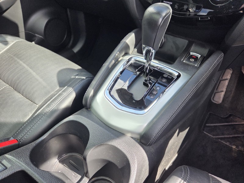 2017 (17) NISSAN QASHQAI 1.6 dCi Tekna 5dr Xtronic 5283050