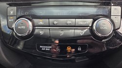 2017 (17) NISSAN QASHQAI 1.6 dCi Tekna 5dr Xtronic 5283052
