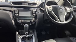 2017 (17) NISSAN QASHQAI 1.6 dCi Tekna 5dr Xtronic 5283038
