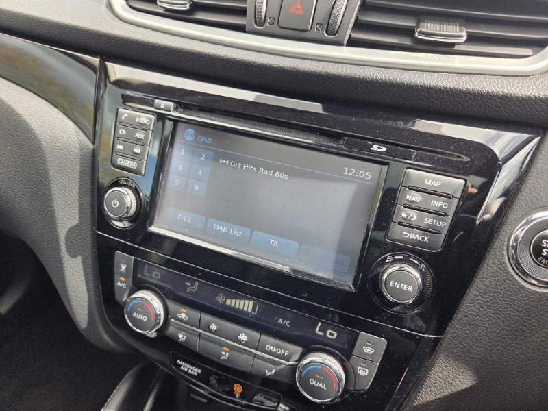 2017 (17) NISSAN QASHQAI 1.6 dCi Tekna 5dr Xtronic 5283054