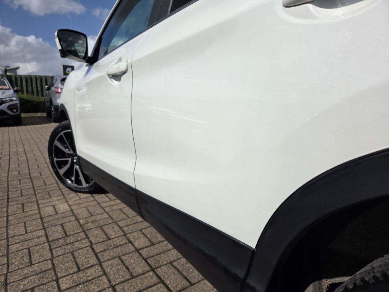 2017 (17) NISSAN QASHQAI 1.6 dCi Tekna 5dr Xtronic 5283025