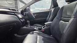 2017 (17) NISSAN QASHQAI 1.6 dCi Tekna 5dr Xtronic 5283042