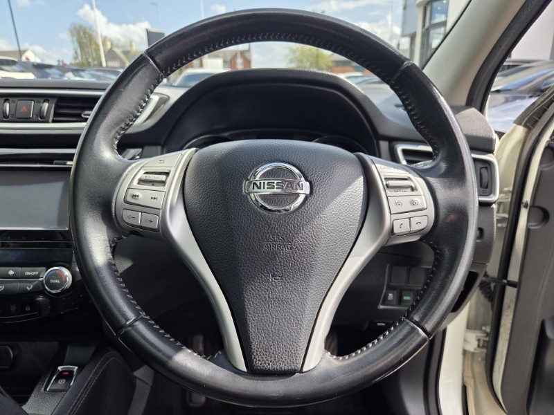 2017 (17) NISSAN QASHQAI 1.6 dCi Tekna 5dr Xtronic 5283049