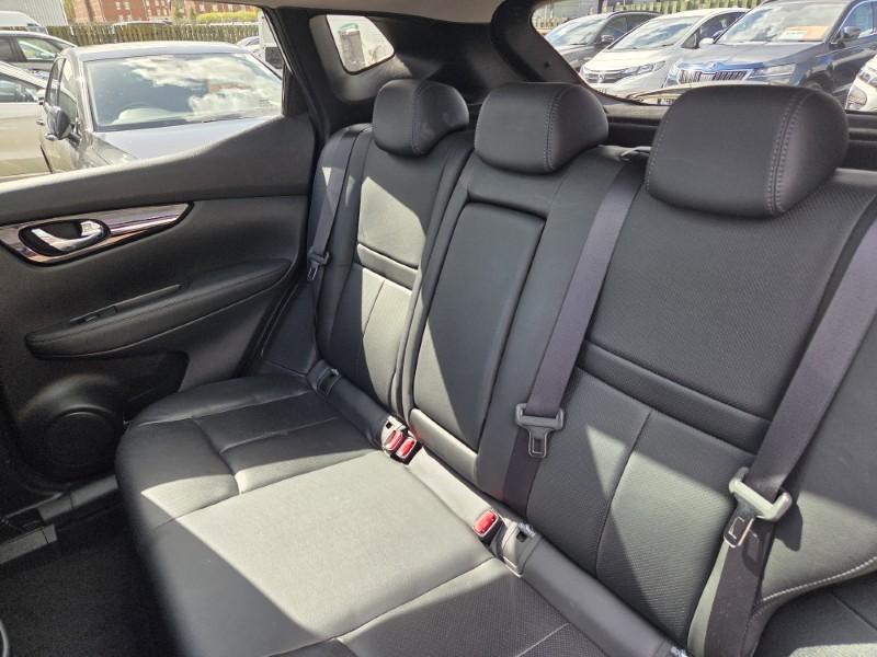 2017 (17) NISSAN QASHQAI 1.6 dCi Tekna 5dr Xtronic 5283040