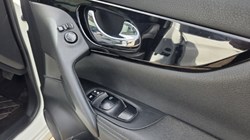 2017 (17) NISSAN QASHQAI 1.6 dCi Tekna 5dr Xtronic 5283046