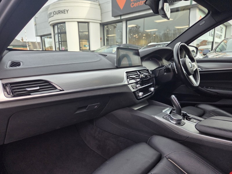 2020 (20) BMW 5 SERIES 520d M Sport 5dr Auto 5256029