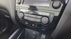 2018 (68) NISSAN QASHQAI 1.2 DiG-T N-Connecta 5dr 5236098
