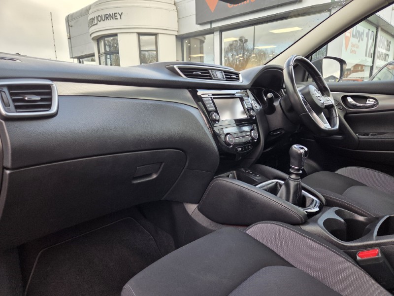 2018 (68) NISSAN QASHQAI 1.2 DiG-T N-Connecta 5dr 5236090