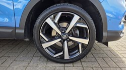 2019 (69) NISSAN QASHQAI 1.3 DiG-T Tekna 5dr 5248182