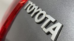 2020 (70) TOYOTA COMMERCIAL HILUX Icon D/Cab Pick Up 2.4 D-4D 5257655