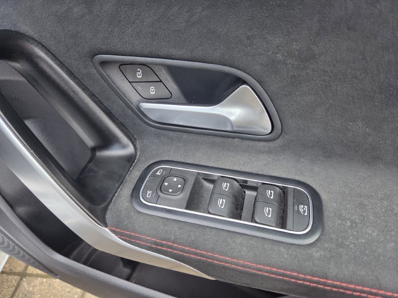 2019 (19) MERCEDES-BENZ A CLASS A200 AMG Line 5dr Auto 5249390