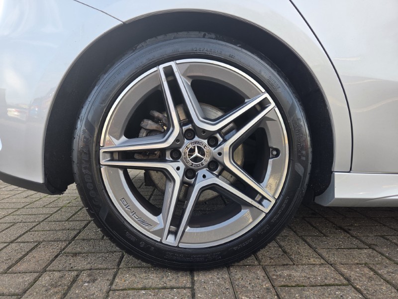2019 (19) MERCEDES-BENZ A CLASS A200 AMG Line 5dr Auto 5249370