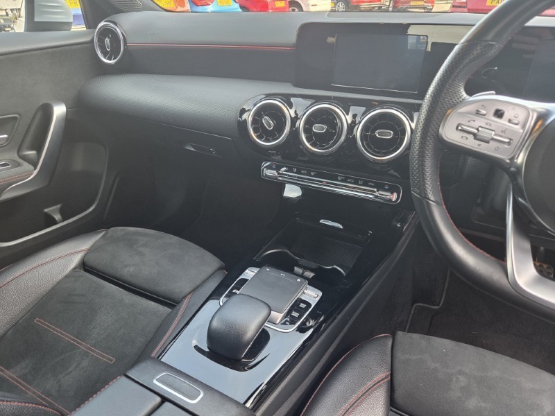 2019 (19) MERCEDES-BENZ A CLASS A200 AMG Line 5dr Auto 5249391