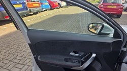 2019 (19) MERCEDES-BENZ A CLASS A200 AMG Line 5dr Auto 5249386