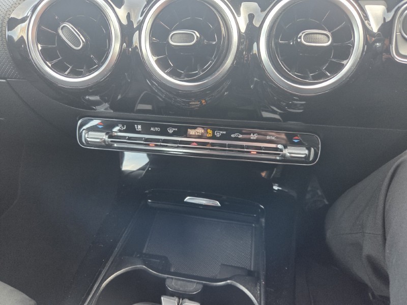 2019 (19) MERCEDES-BENZ A CLASS A200 AMG Line 5dr Auto 5249399