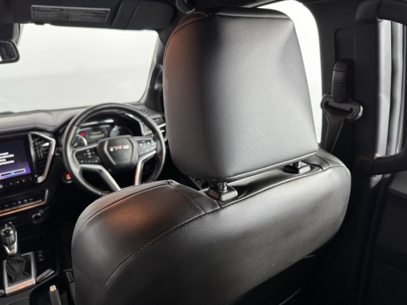 2023 (23) ISUZU COMMERCIAL D-MAX 1.9 V-Cross Double Cab 4x4 Auto 5249822