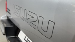 2023 (23) ISUZU COMMERCIAL D-MAX 1.9 V-Cross Double Cab 4x4 Auto 5249802