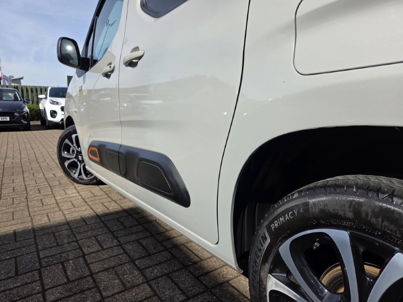 2022 (22) CITROEN BERLINGO 1.2 PureTech 130 Flair XTR M 5dr EAT8 5261575