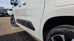 2022 (22) CITROEN BERLINGO 1.2 PureTech 130 Flair XTR M 5dr EAT8 5261575