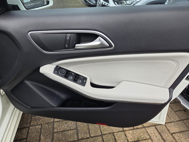 2016 (66) MERCEDES-BENZ A CLASS A180d Sport 5dr Auto 5257946