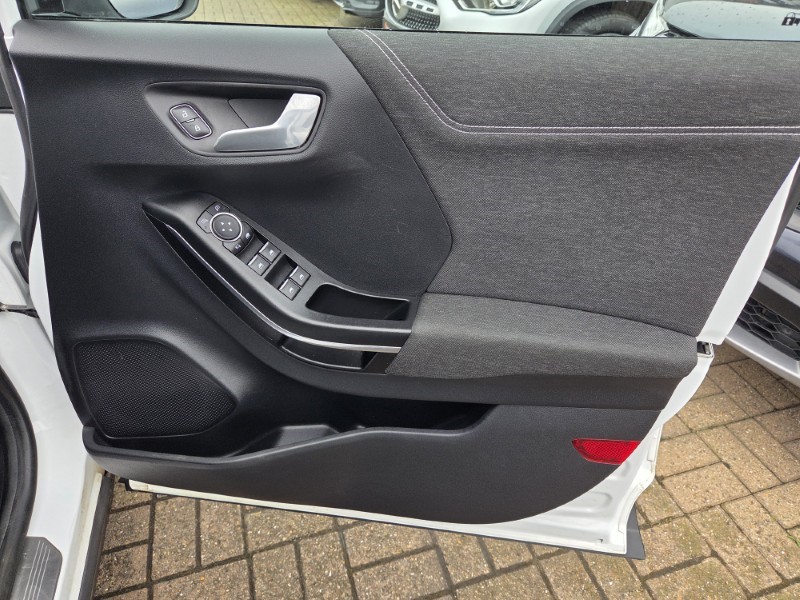 2020 (70) FORD PUMA 1.0 EcoBoost Titanium 5dr 5290231