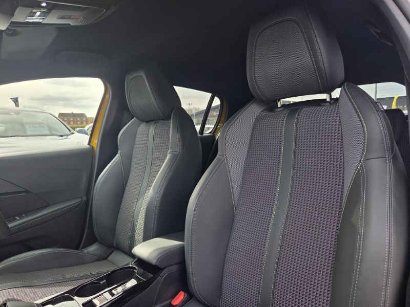 2020 (20) PEUGEOT 208 1.2 PureTech 100 GT Line 5dr EAT8 5280585