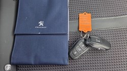 2020 (20) PEUGEOT 208 1.2 PureTech 100 GT Line 5dr EAT8 5280598