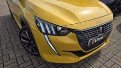 2020 (20) PEUGEOT 208 1.2 PureTech 100 GT Line 5dr EAT8 5280565