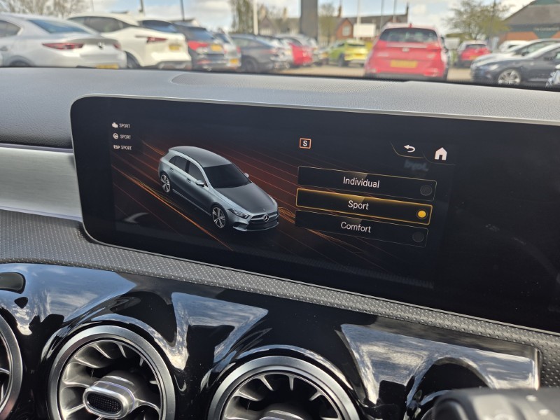 2020 (20) MERCEDES-BENZ A CLASS A200 AMG Line Premium 5dr 5280953