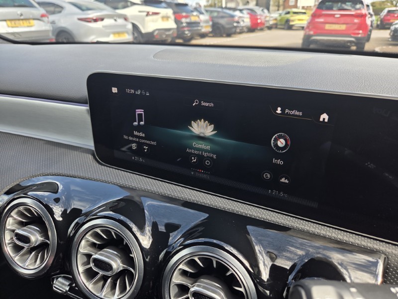 2020 (20) MERCEDES-BENZ A CLASS A200 AMG Line Premium 5dr 5280946