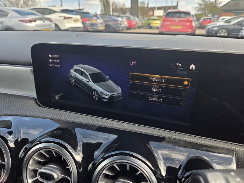 2020 (20) MERCEDES-BENZ A CLASS A200 AMG Line Premium 5dr 5280954