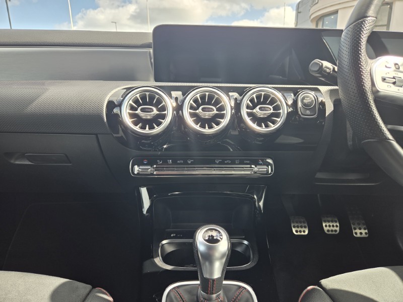 2020 (20) MERCEDES-BENZ A CLASS A200 AMG Line Premium 5dr 5280930