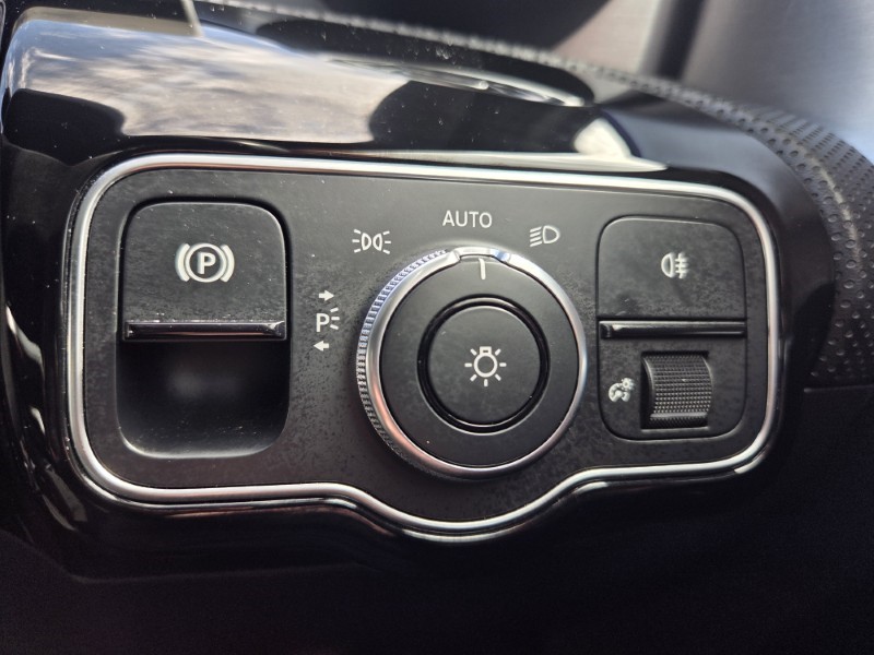 2020 (20) MERCEDES-BENZ A CLASS A200 AMG Line Premium 5dr 5280961